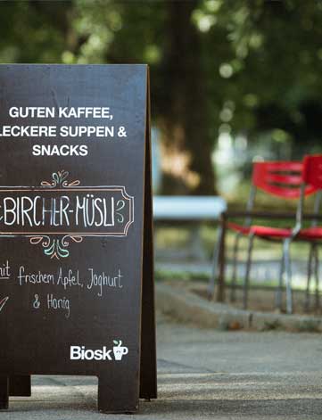 Biosk Werbeschild: Guten Kaffee, Leckere Suppen, Snacks